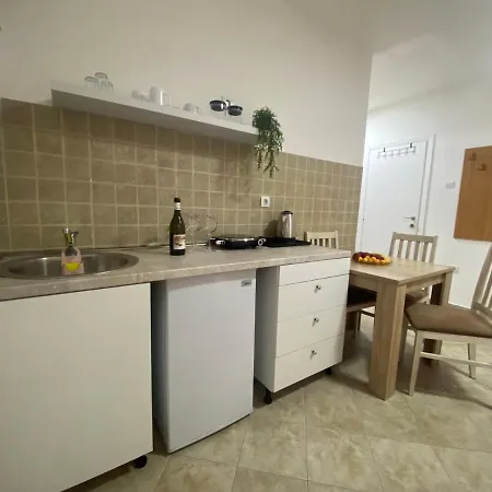 Matej Apartman *